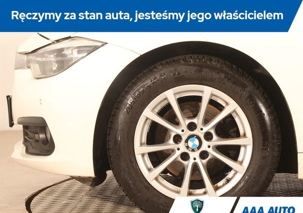 BMW Seria 3 cena 54000 przebieg: 192042, rok produkcji 2016 z Bełchatów małe 352